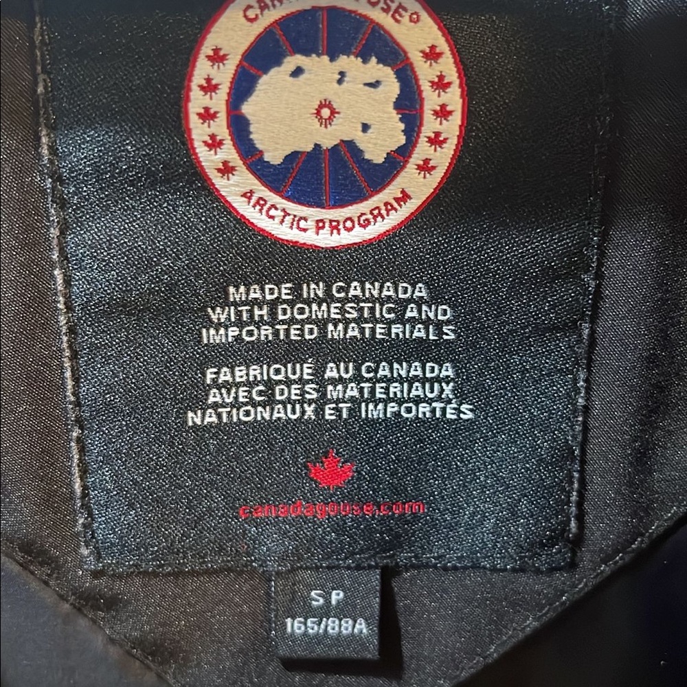 Barely Work Authentic Canada Goose Jacket Size S - image 5